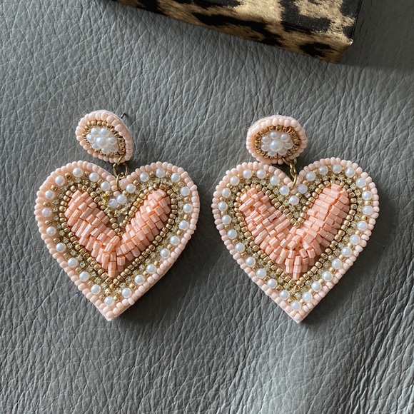 Jewelry - Beautiful handmade beaded heart earrings with pearls